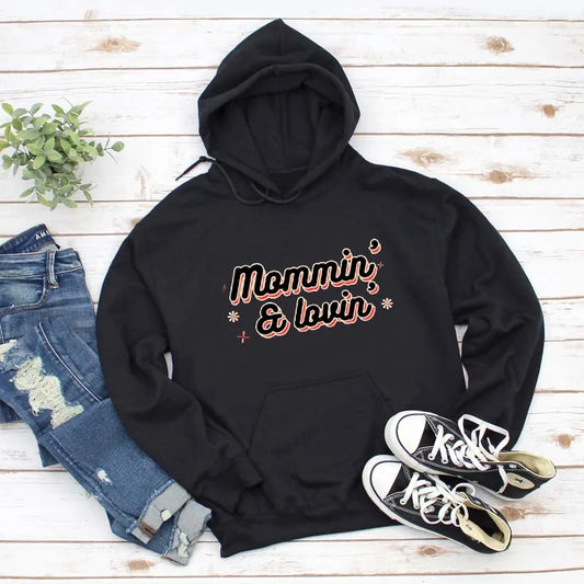 Mommin & Lovin Valentine Hoodie Vintage Valentines Day Gift Hooded Sweatshirt for Mom