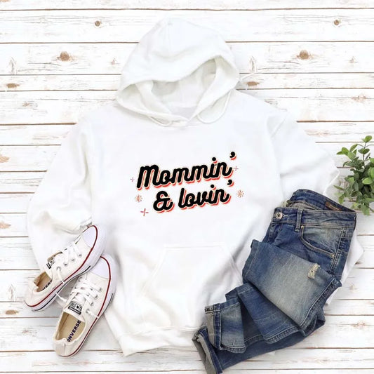 Mommin & Lovin Valentine Hoodie Vintage Valentines Day Gift Hooded Sweatshirt for Mom